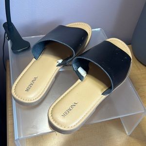 Merona Black Thick Strap Sandals women’s sz 9